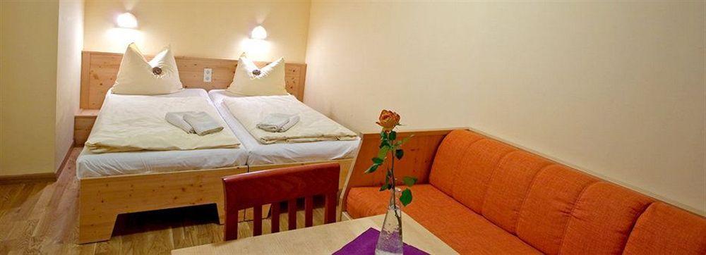 JUFA Hotel Bad Aussee Buitenkant foto