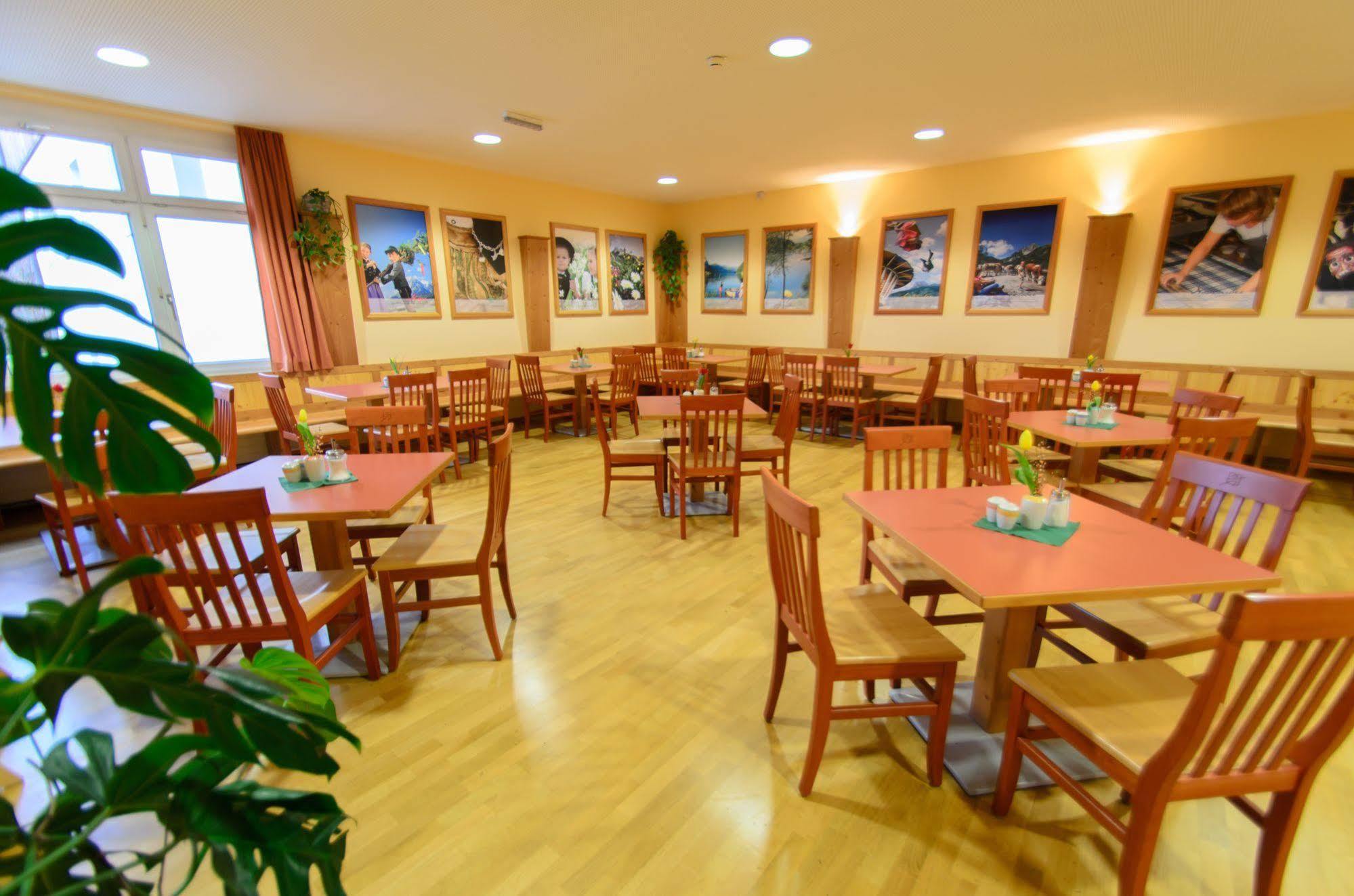 JUFA Hotel Bad Aussee Buitenkant foto