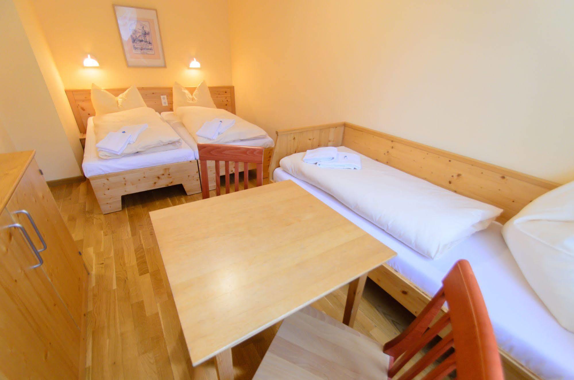 JUFA Hotel Bad Aussee Buitenkant foto