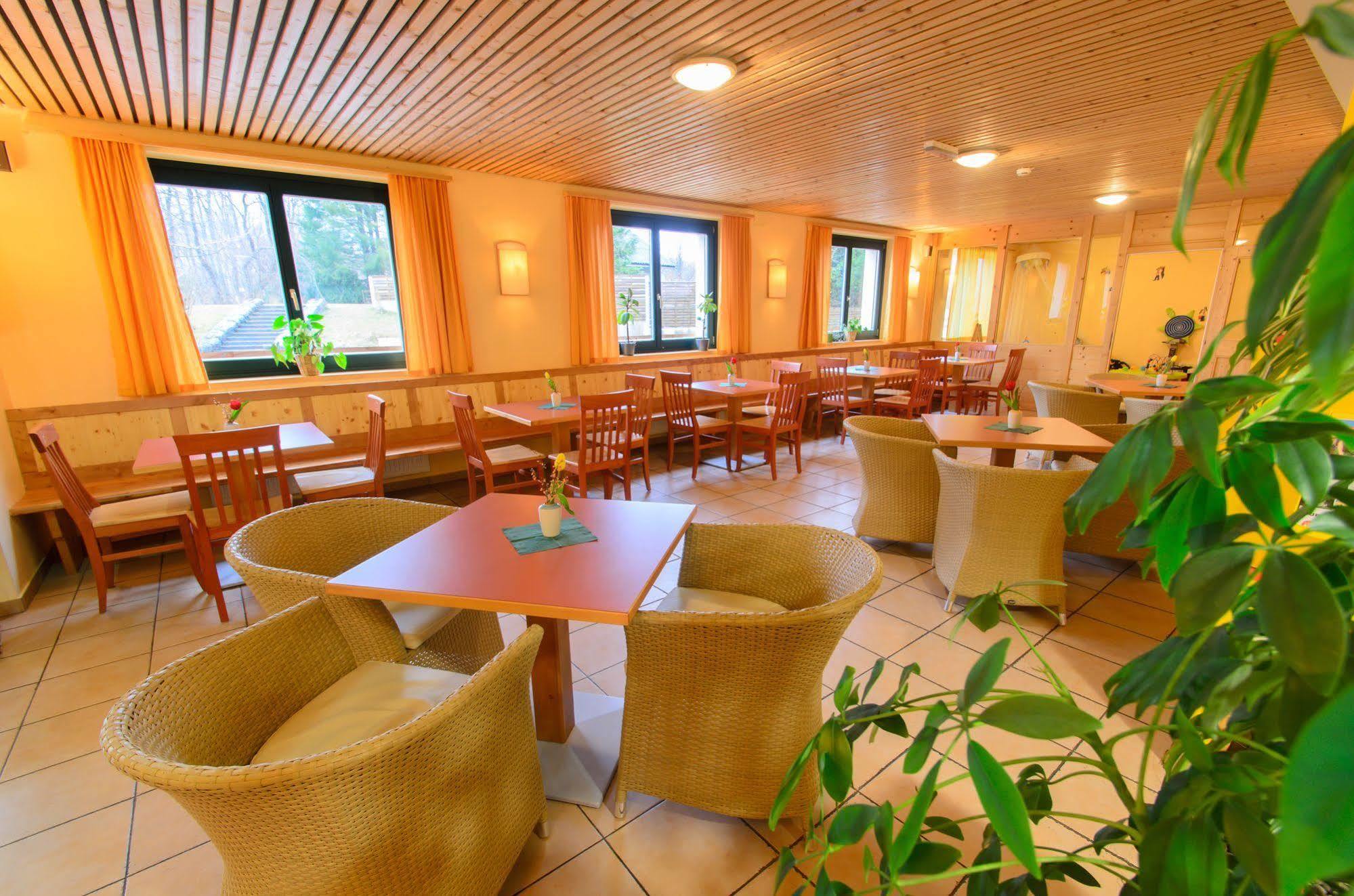 JUFA Hotel Bad Aussee Buitenkant foto
